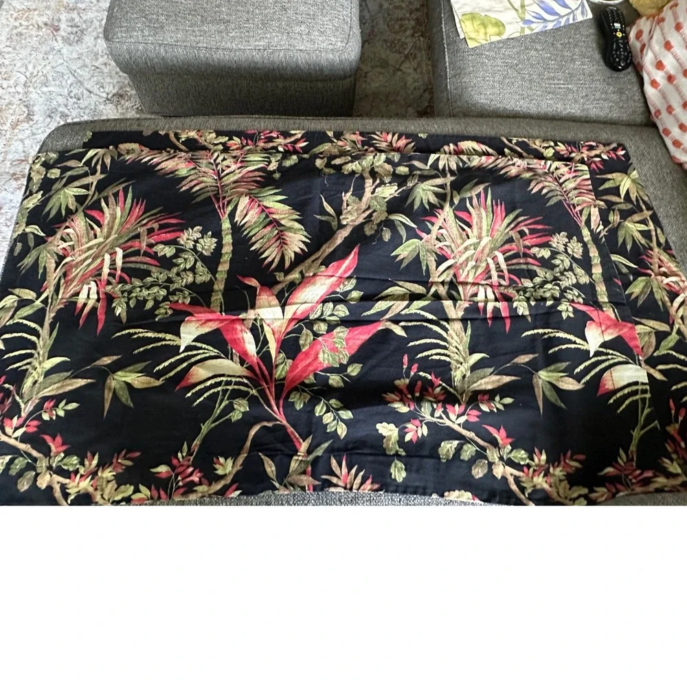 Tommy Bahama Home King Pillow Shams Jungle Drive Leaf Floral Black se of 2 EUC